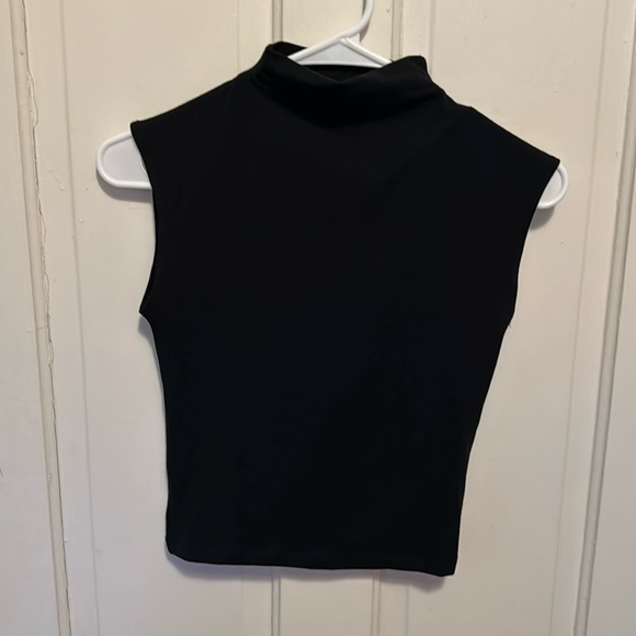 Madewell Funnelneck Cropped Muscle Tee in True Black - Picture 7 of 11
